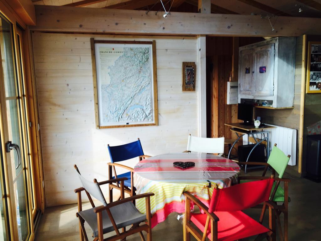Gite Les Cigognes Orchamps-Vennes Habitación foto