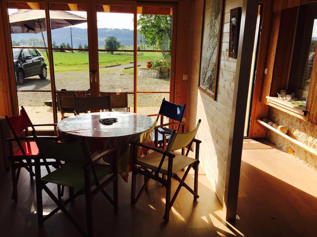 Gite Les Cigognes Orchamps-Vennes Habitación foto